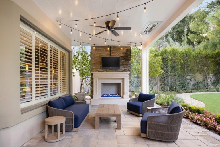 Exterior shot of a luxury home in Calabasas, California.